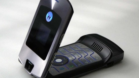 Motorola, operazione nostalgia: torna Razr, in versione pieghevole - la  Repubblica