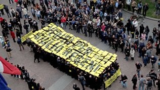 "Verit&agrave; per Giulio Regeni": uno striscione da mettere ovunque