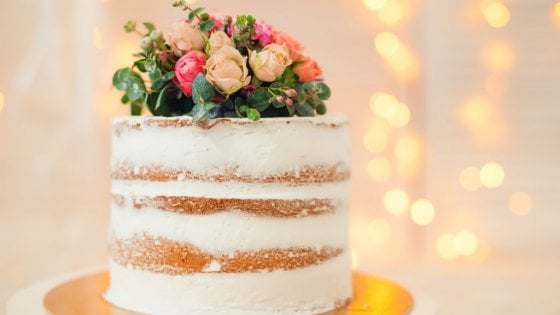 Meno cake design, più sostanza: le torte "nude" conquistano l'Italia