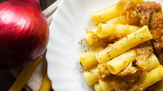 Ode alla Cipolla, anfora luminosa: una gara tra giovani chef per esaltarla