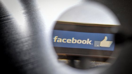 Facebook, accedere all'account del partner è sempre reato: la sentenza della Cassazione