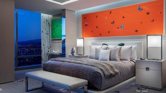 In casinò Las Vegas la suite più cara: 100 mila dollari per dormire tra le opere di Damien Hirst