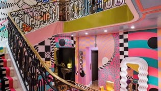 Design: Versace, una mostra a palazzo con Dixon e Bikoff