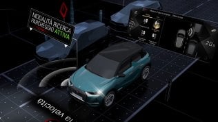 Cos&igrave; parcheggia da sola