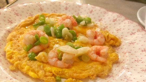 &nbsp;Omelette con gamberetti e cipollotto&nbsp;