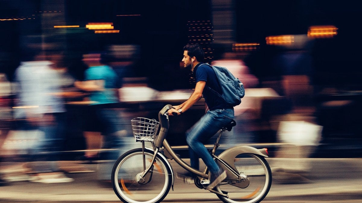 In sella sull'e-bike da ubriaco: patente revocata, ma la Cassazione lo  aiuta. Ecco perché - la Repubblica