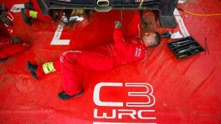 Citroën, la magia dei meccanici del Total World Rally Team