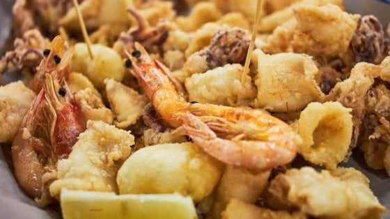 A Bergeggi, Il Gagollo: il regno del pesce (fritto e alla griglia) oltre mito e modernità