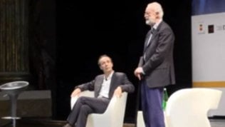 <a href="https://video.repubblica.it/dossier/la-repubblica-delle-idee-2014/repidee-la-commozione-di-scalfari-ricordando-enrico-berlinguer/168582/167061  " fck_savedurl="">La commozione di Eugenio Scalfari con Roberto Benigni nel trentennale della morte</a>