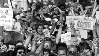 Sul palco lo Stato per l'ultimo omaggio