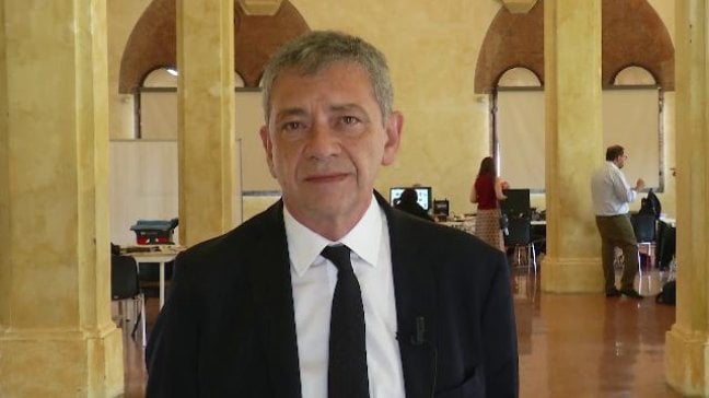 <a href="https://video.repubblica.it/politica/enrico-berlinguer-35-anni-dopo-verdelli-non-usava-l-io-ma-il-noi-una-lezione-contro-la-personalizzazione-della-politica/336868/337465?video"><strong>Carlo Verdelli</strong>: "Non usava l'io, ma il noi: una lezione contro la personalizzazione della politica"</a>