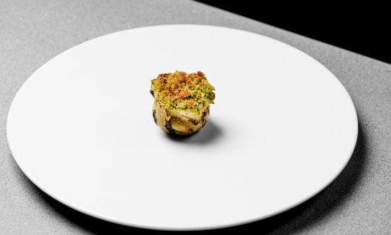 Carciofo nostrano, grigliato e gratinato, ripieno di ricotta di bufala e acciughe del Cantabrico
