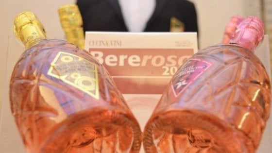 Bere è bello, Bere rosa è meglio: leggeri e freschi, sono i vini  dell'estate