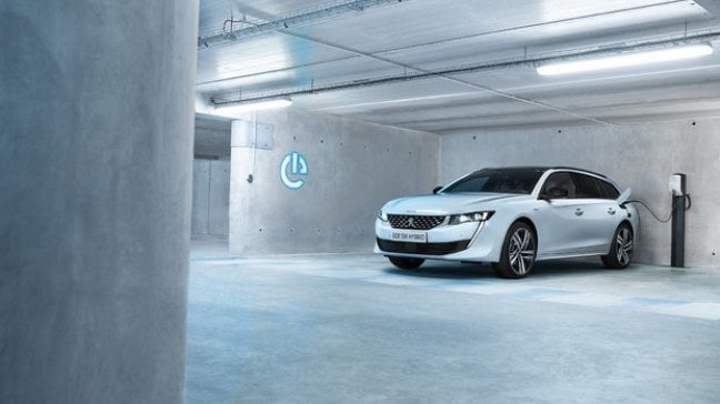 Nuova Peugeot 508 SW HYBRID, lo stato dell'arte della tecnologia pi&ugrave; eco