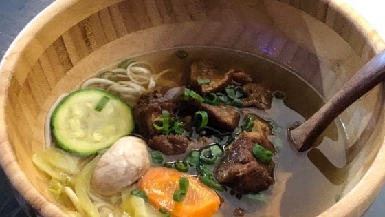 Acqua, farina e manualità: al Lamian Bar gli spaghetti più antichi della Cina 