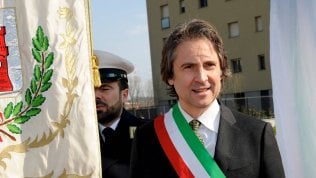 <a href="https://video.repubblica.it/politica/claudio-d-amico-e-la-verita-sugli-ufo-quando-il-consigliere-strategico-di-salvini-spiegava-le-sue-priorita/339576/340167" fck_savedurl="">Claudio D'Amico e la verit&agrave; sugli Ufo: quando il consigliere di Salvini spiegava le sue priorit&agrave;</a>