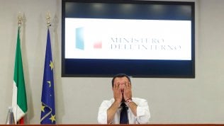 <a href="https://video.repubblica.it/politica/mosca-quando-la-giornalista-russa-intervistando-salvini-disse-grazie-savoini-per-l-aiuto/339483/340076" fck_savedurl="">Quando la giornalista russa intervistando Salvini disse: "Grazie Savoini per l'aiuto"</a>