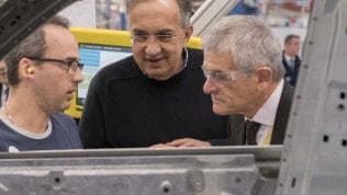 <a href="https://video.repubblica.it/edizione/torino/torino-il-ricordo-di-marchionne-in-duomo-con-la-sindaca-gli-elkann-e-gli-operai/314326/314953?video ">In Duomo con la sindaca, gli Elkann e gli operai <br /></a>