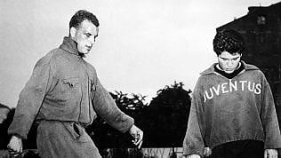 John Charles: "Stringi i denti gigante buono"