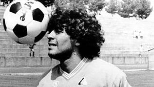 La caduta di Maradona: "Grazie lo stesso"