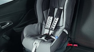 Strategia Opel, gli accessori pi&ugrave; disparati per rilanciare i modelli