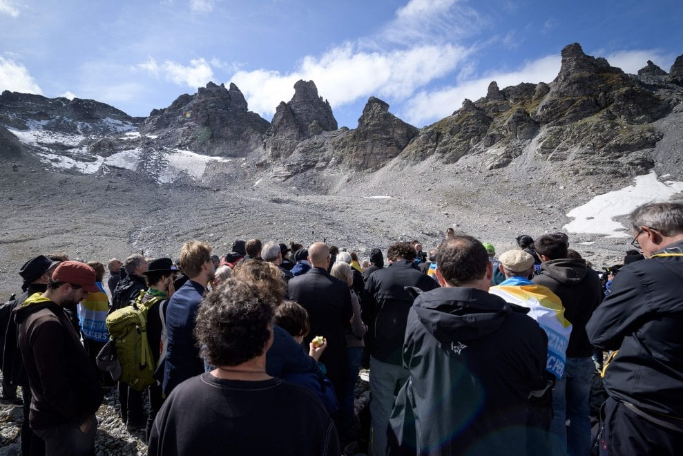 Svizzera, il funerale del ghiacciaio Pizol