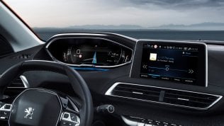 Peugeot 3008 e l'i-Cockpit Amplify