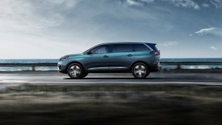 La New Travel Experience con il Suv Peugeot 5008