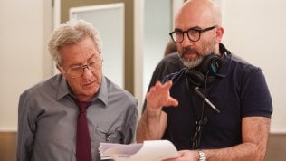 <a href="https://video.repubblica.it/dossier/l-uomo-del-labirinto/l-uomo-del-labirinto-toni-servillo-e-dustin-hoffman-sul-set-il-video-in-esclusiva/344688?video">Servillo e Hoffman sul set del film</a>