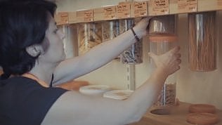 <a href="https://it.mashable.com/cultura/182/vivere-senza-plastica-la-scelta-zero-waste-di-sara-mancabelli" fck_savedurl="">Sara di Zero Waste: "Cos&igrave; da tre anni vivo senza plastica"</a>