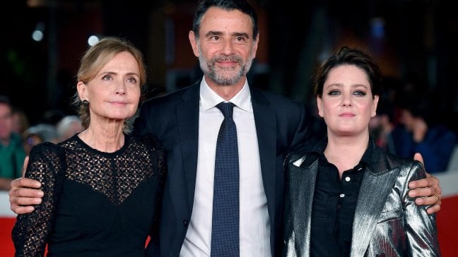 <a href="https://video.repubblica.it/dossier/festa-di-roma-2019/comencini-e-mezzogiorno-per-tornare--ex-ragazze-ribelli-e-vitali/346732/347317">Cristina Comencini e Giovanna Mezzogiorno per 'Tornare': <br />"Noi, ex ragazze ribelli"</a><strong><a href="https://video.repubblica.it/dossier/festa-di-roma-2019/comencini-e-mezzogiorno-per-tornare--ex-ragazze-ribelli-e-vitali/346732/347317"> video</a><br /></strong>