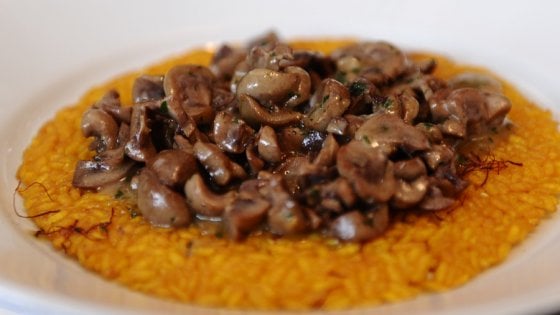 Risotto al salto con ragnoncino trifolato