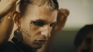 <a href="https://it.mashable.com/intrattenimento/981/siamo-stati-sul-set-plastic-free-del-video-di-achille-lauro-dobbiamo-passare-allazione" fck_savedurl="">Sul set plastic free di Achille Lauro: "Dobbiamo passare all'azione"</a>