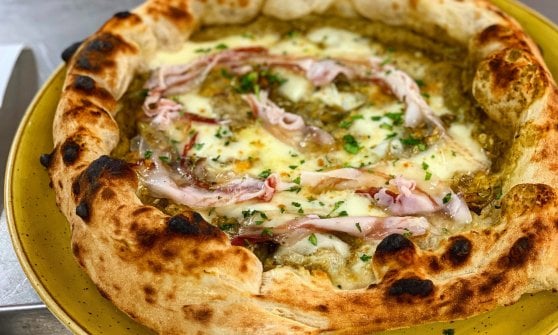 La pizza "Mammarella ischitana"