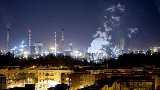 Ex Ilva, confronto a Palazzo Chigi tra Conte e la famiglia Mittal. Il premier: Rinvio processo se l'azienda garantisce la produzione