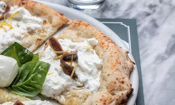 Burrata, alici e zeste di limone