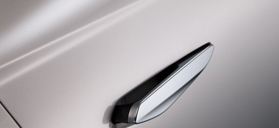 Maniglie a scomparsa, una delle magie della DS 3 Crossback E-Tense