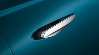 Maniglie a scomparsa, una delle magie di DS 3 Crossback E-Tense