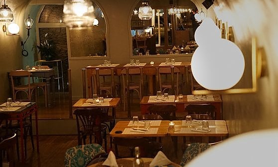 Un particolare della sala del ristorante Jole di Roma