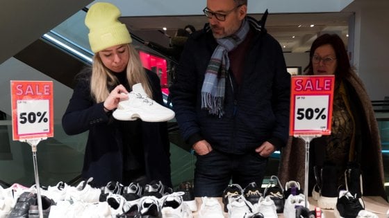 Saldi invernali, il calendario degli sconti: nella maggior parte dei casi partono il 4 gennaio