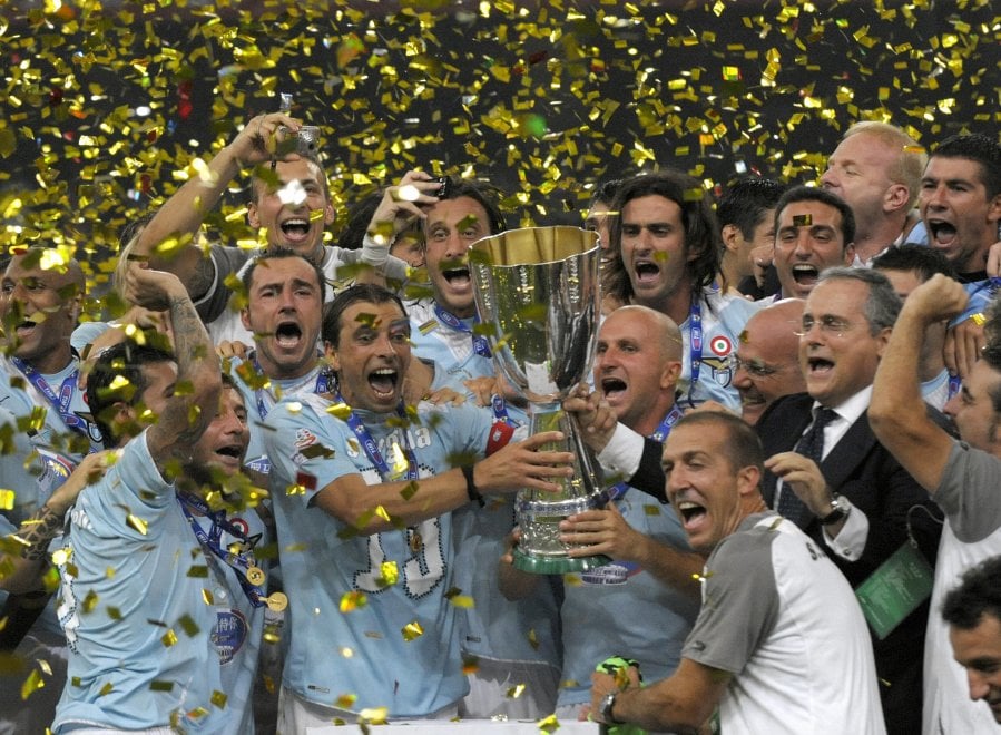 Scudetti e coppe: le immagini di tutti i trofei in 120 anni di Lazio