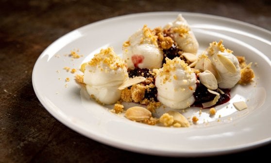 Ricotta e visciole