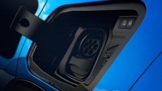Nuova Peugeot 2008 elettrica senza segreti