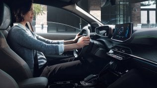 Peugeot 2008, viaggio nello spazio