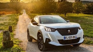Nuova Peugeot 2008, su strada per divertire