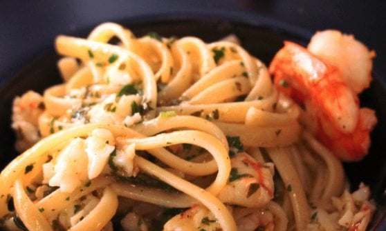 &nbsp;Linguine di Gragnano con gamberoni e basilico