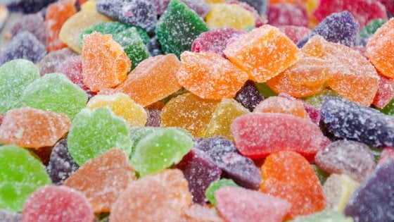 Colorate e golose, le gelatine di frutta per piccoli chef