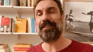 <a href="https://video.repubblica.it/dossier/25-aprile-2020/25aprile2020-fabrizio-gifuni-legge-i-ventitre-giorni-della-citta-di-alba-di-beppe-fenoglio/358809/359365" fck_savedurl=""><strong>Fabrizio Gifuni </strong>da "I ventitr&egrave; giorni della citt&agrave; di Alba" di Beppe Fenoglio<br /></a>