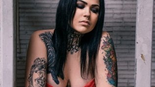 Pentiti dei tatuaggi? Non siete gli unici