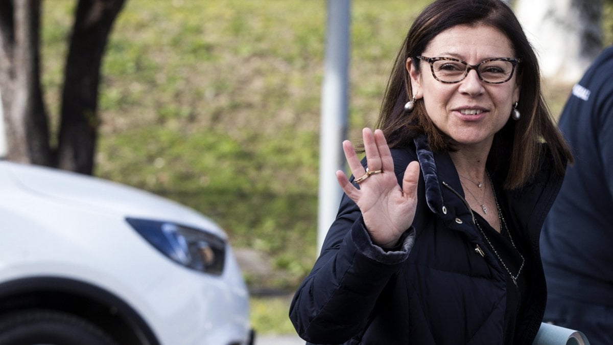 Bonus bicicletta e monopattino fino a 500 euro, De Micheli: \